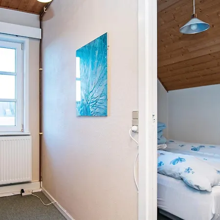 Apartment 5 Person In R M *