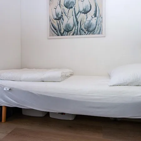 Apartment 5 Person In R M *