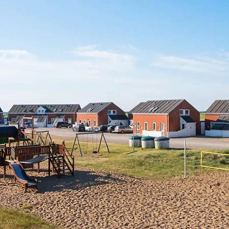 5 Person In Romo Apartman *