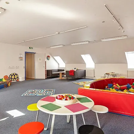 5 Person In Romo Sønderby