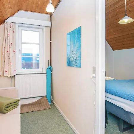 Apartment 5 Person In R M