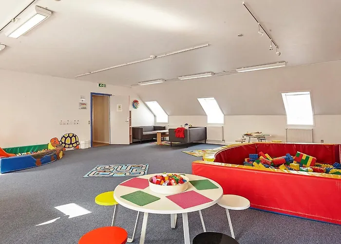 5 Person In Romo Sønderby